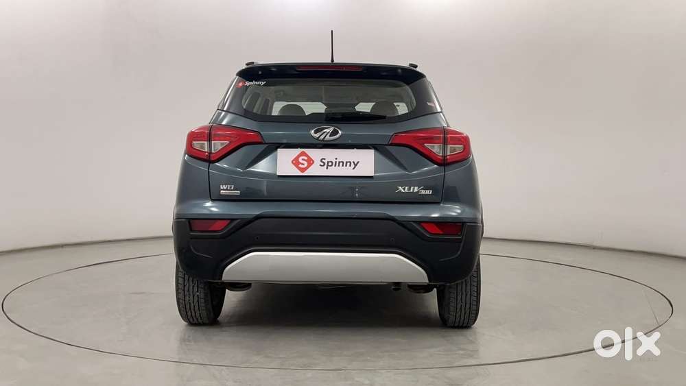 Mahindra Xuv300 1.2 W8 (o) Amt Petrol, 2022, Petrol