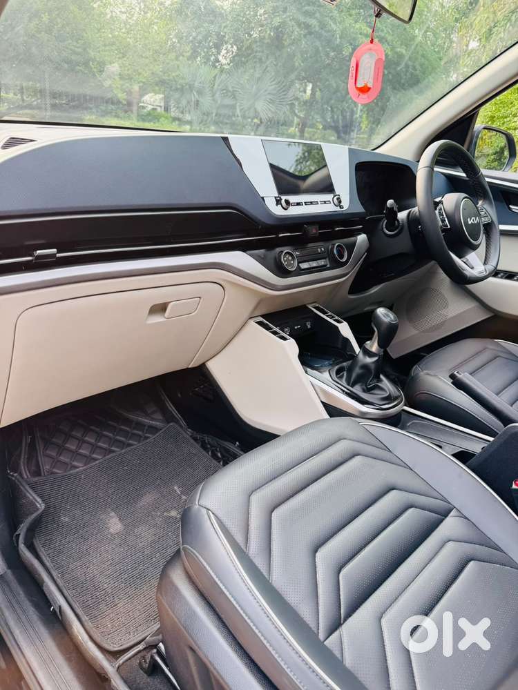 Kia Carens G1.5 6mt Gravity, 2025, Petrol