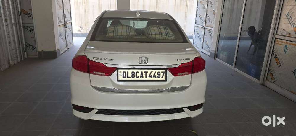 Manual Petrol Top Model With Sunroof