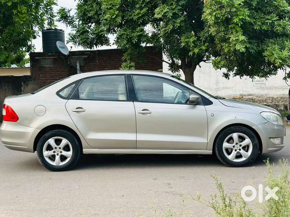 Skoda Rapid 1.5 Elegance Tdi Mt, 2012, Diesel