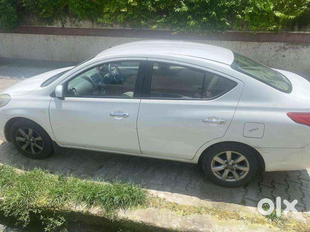 Nissan Sunny 2012 Petrol 40000 Km Driven