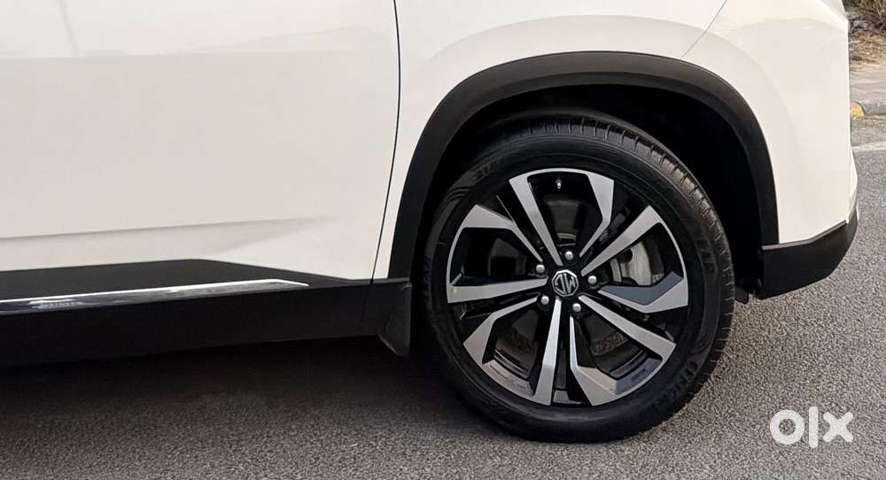 Mg Hector Plus Savvy Pro 1.5 Turbo Petrol Cvt 7 Str Dual Tone, 2024,..