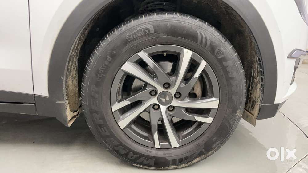 Mahindra Xuv700 2.2 Ax 5 Diesel At 7 Str, 2023, Diesel