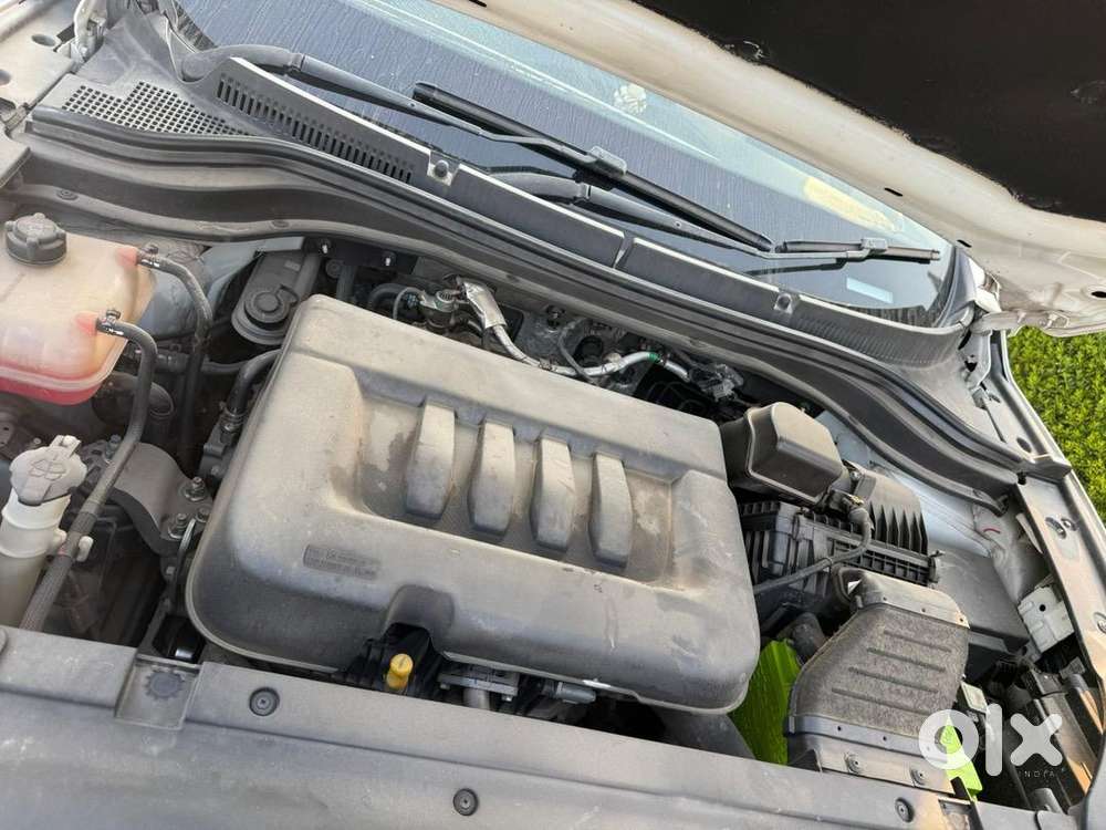 Mahindra Xuv700 2023 Diesel Well Maintained