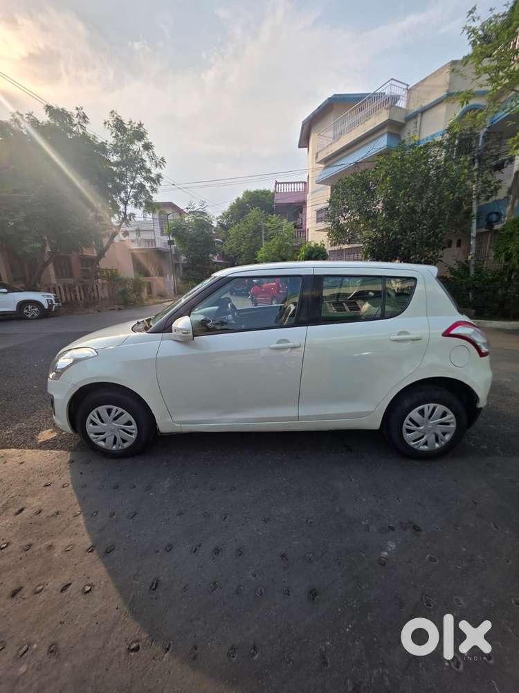 Maruti Suzuki Swift Vxi + Manual, 2015, Petrol