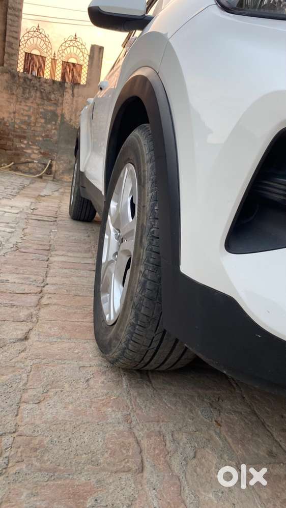 Kia Sonet 2021 Diesel Well Maintained.