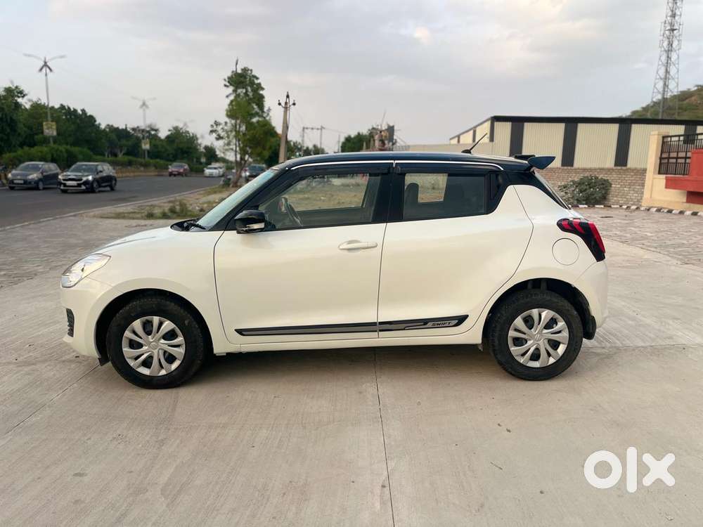 Maruti Suzuki Swift Vxi + Manual, 2023, Petrol