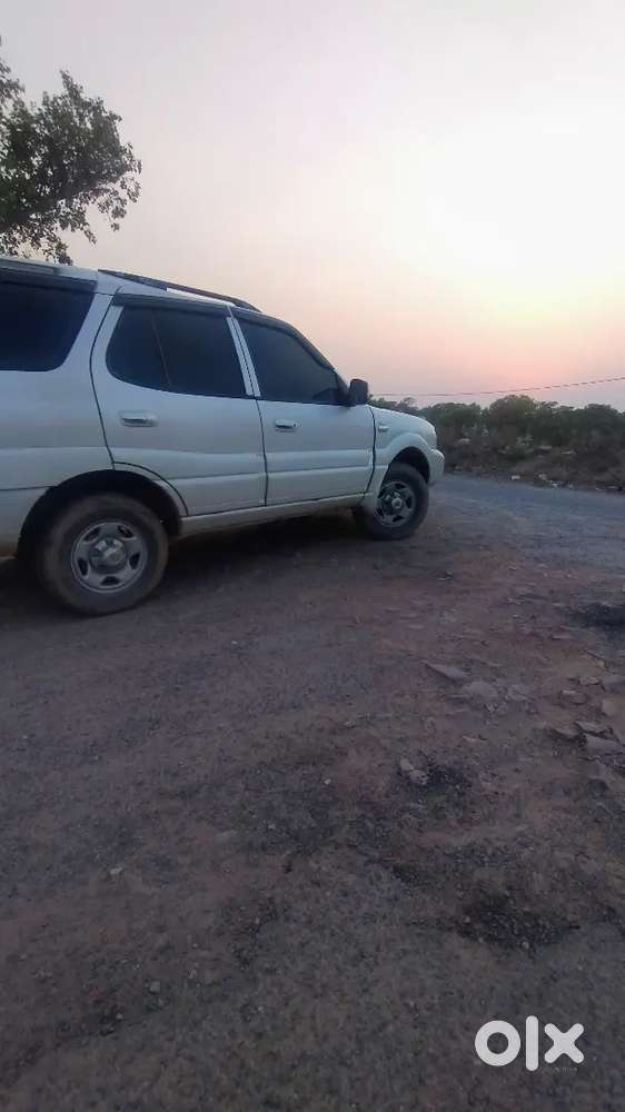 Tata Safari Dicor 2012