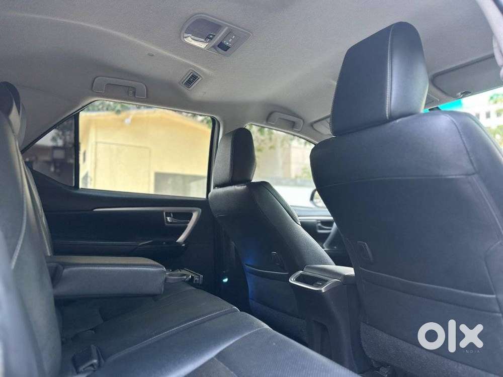 Toyota Fortuner 4x2 At 2.7 Petrol, 2024, Petrol