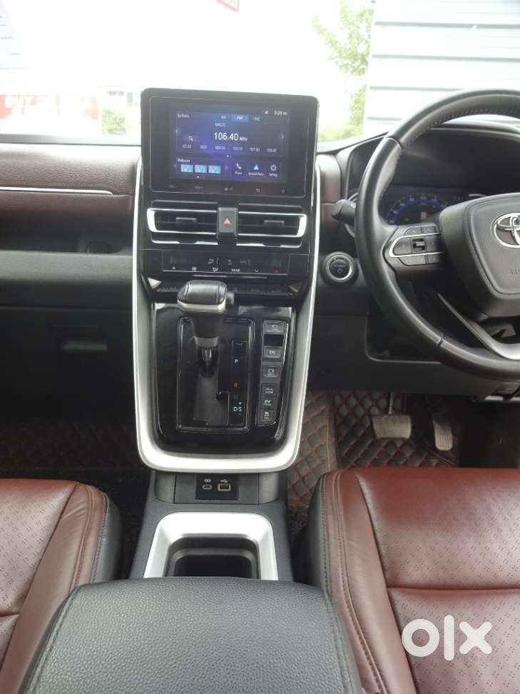 Toyota Innova Hycross 2.0 Vx Hybrid 8 Str, 2024, Petrol