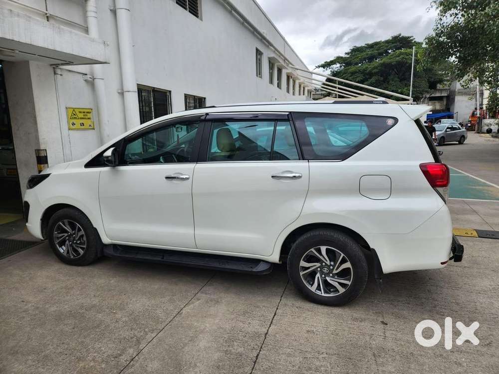 Toyota Innova Crysta 2022 Diesel 30000 Km Driven