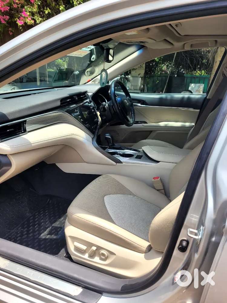 Toyota Camry Hybrid 2021