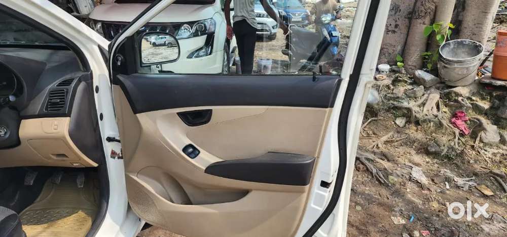Hyundai Eon 0.8 Era 2011 मैन्युअल