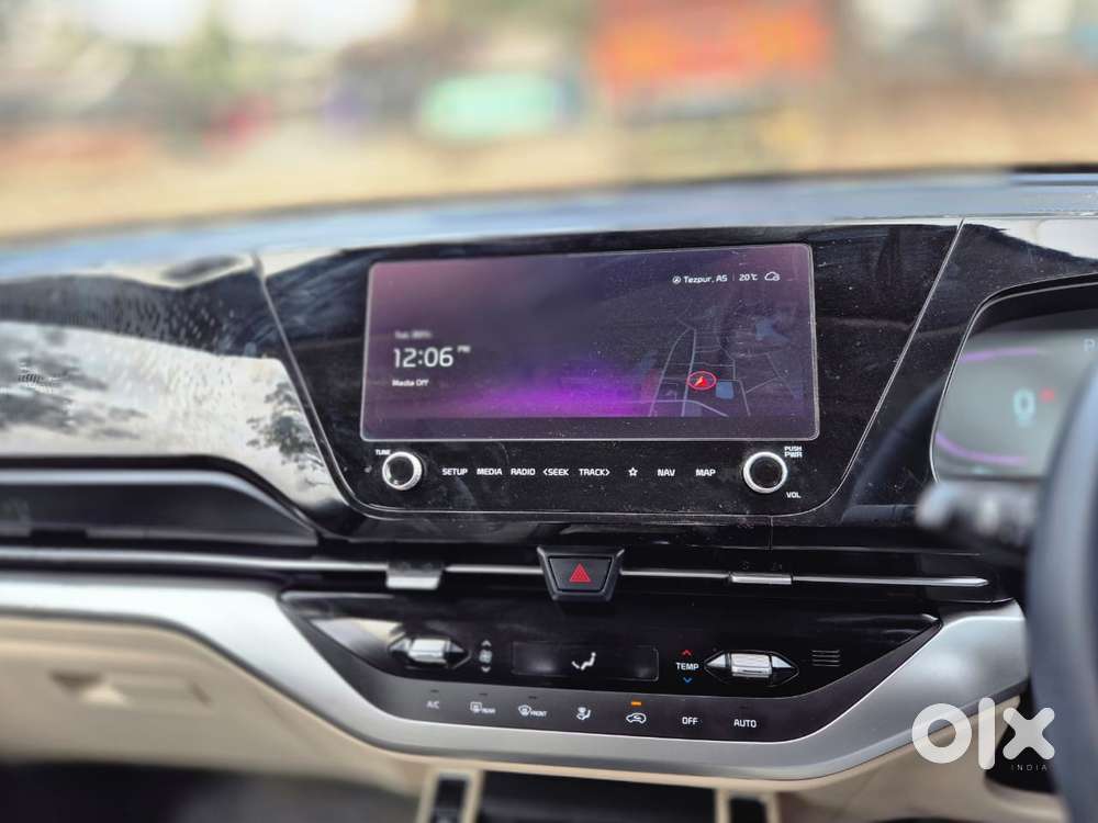 Kia Carens Luxury (o)1.5 Diesel At 7 Str, 2023, Diesel