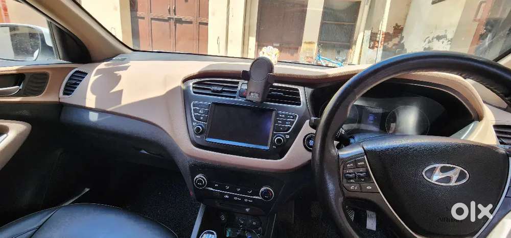 I 20 (o) Car Condition Ok Push Button Start Wireless Charger