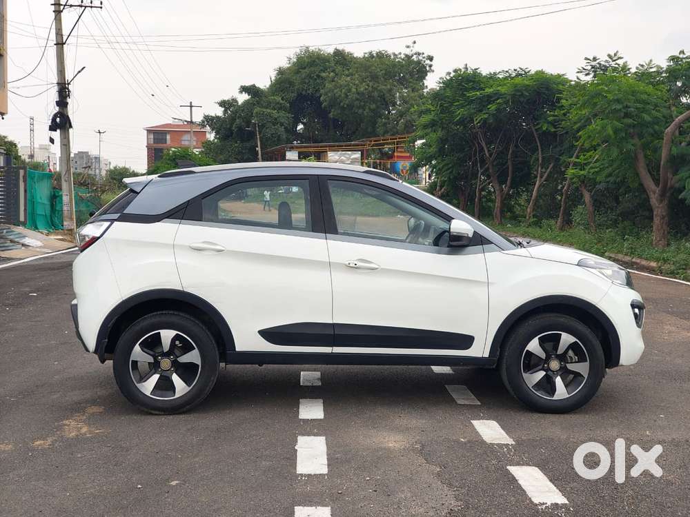 Tata Nexon Amt Xza Plus, 2019, Petrol