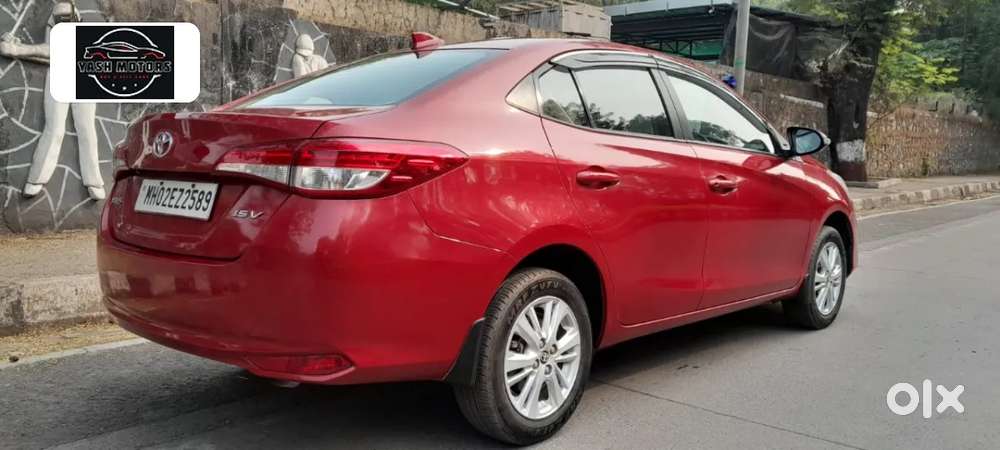 Toyota Yaris V Cvt, 2018, Petrol
