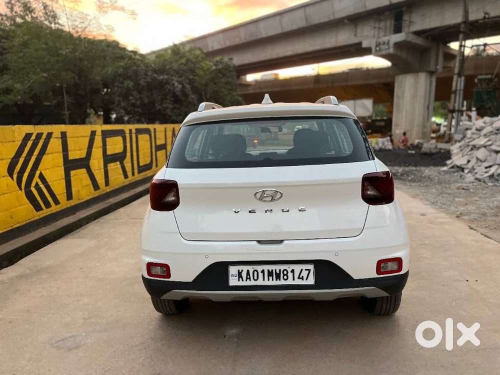 Hyundai Venue 1.2 S Plus, 2022, Petrol