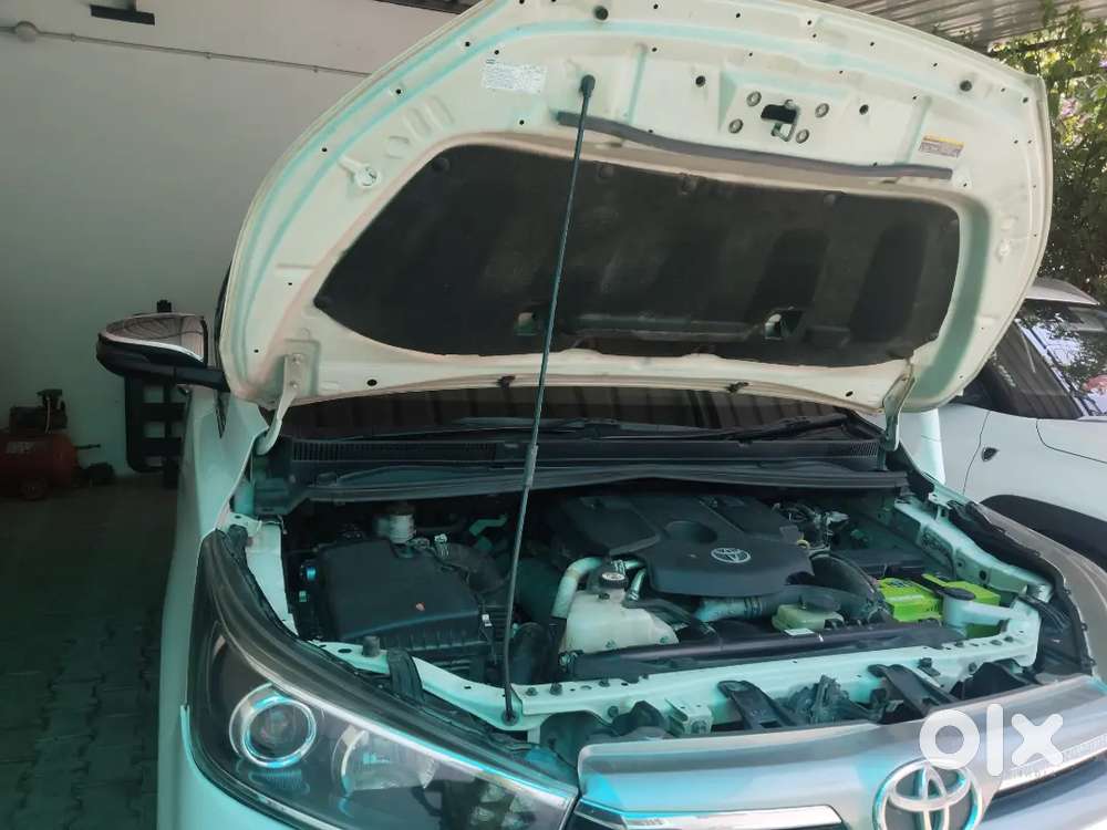 Toyota Innova Crysta 2.4 Z