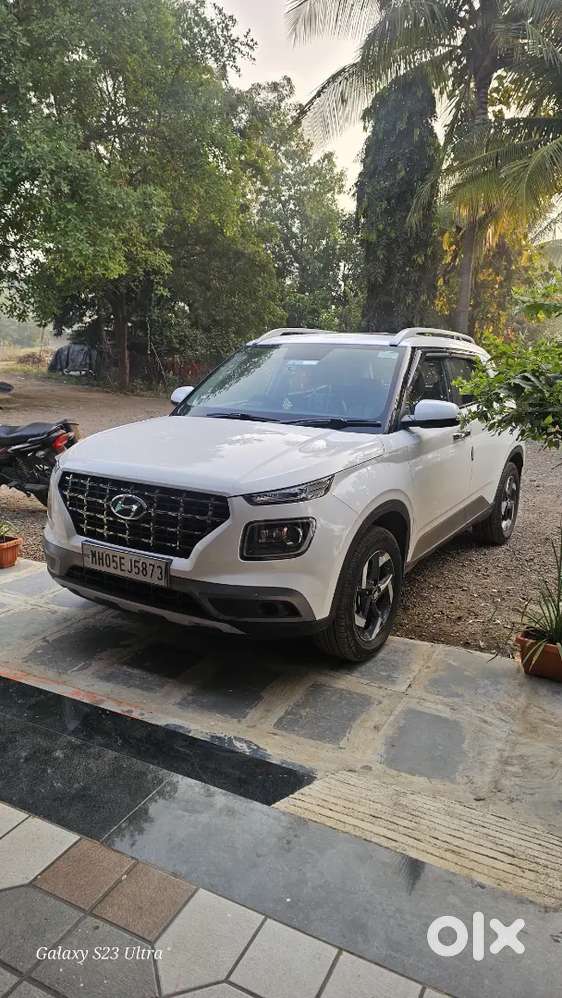Hyundai Venue December 2020 Diesel 87000 Km Driven