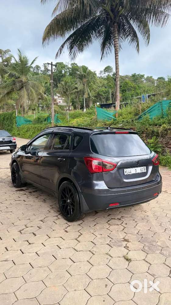 Maruti Suzuki S-cross 2016 Diesel Well Maintained