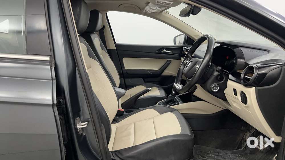 Skoda Slavia Style 1.0l Tsi At, 2022, Petrol