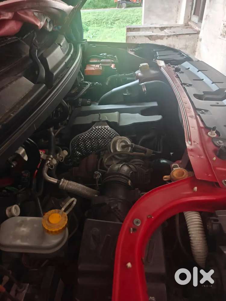Mahindra Tuv 300 2018