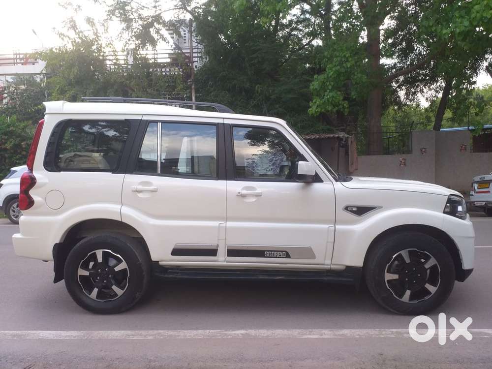 Mahindra Scorpio Classic 2.2 S 11 Mt 7 Str, 2023, Diesel