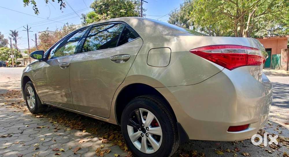 Toyota Corolla Altis 2013-2017 G At, 2015, Cng & Hybrids