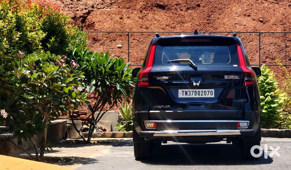 Mahindra Xuv700 2.2 Ax 5 Diesel Mt 7 Str, 2025, Petrol