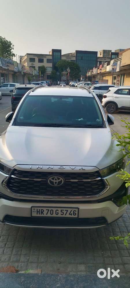 Innova Hycross
