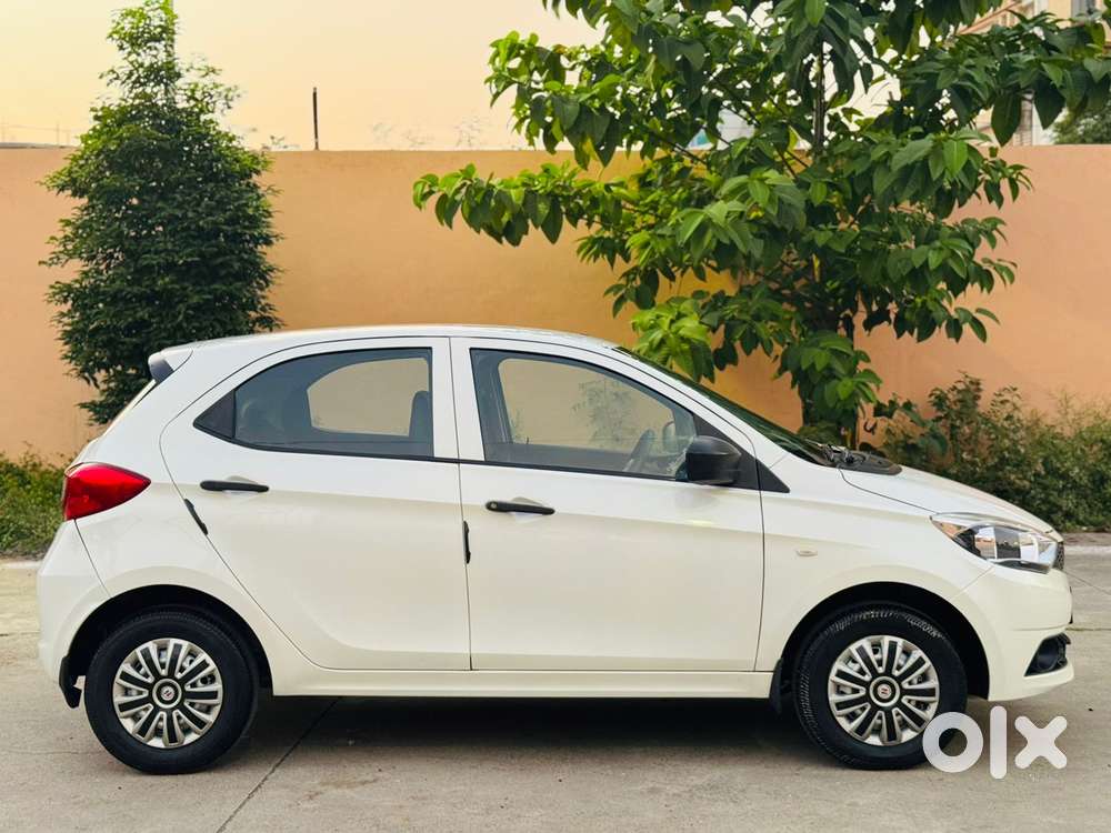 Tata Tiago Xe, 2017, Petrol