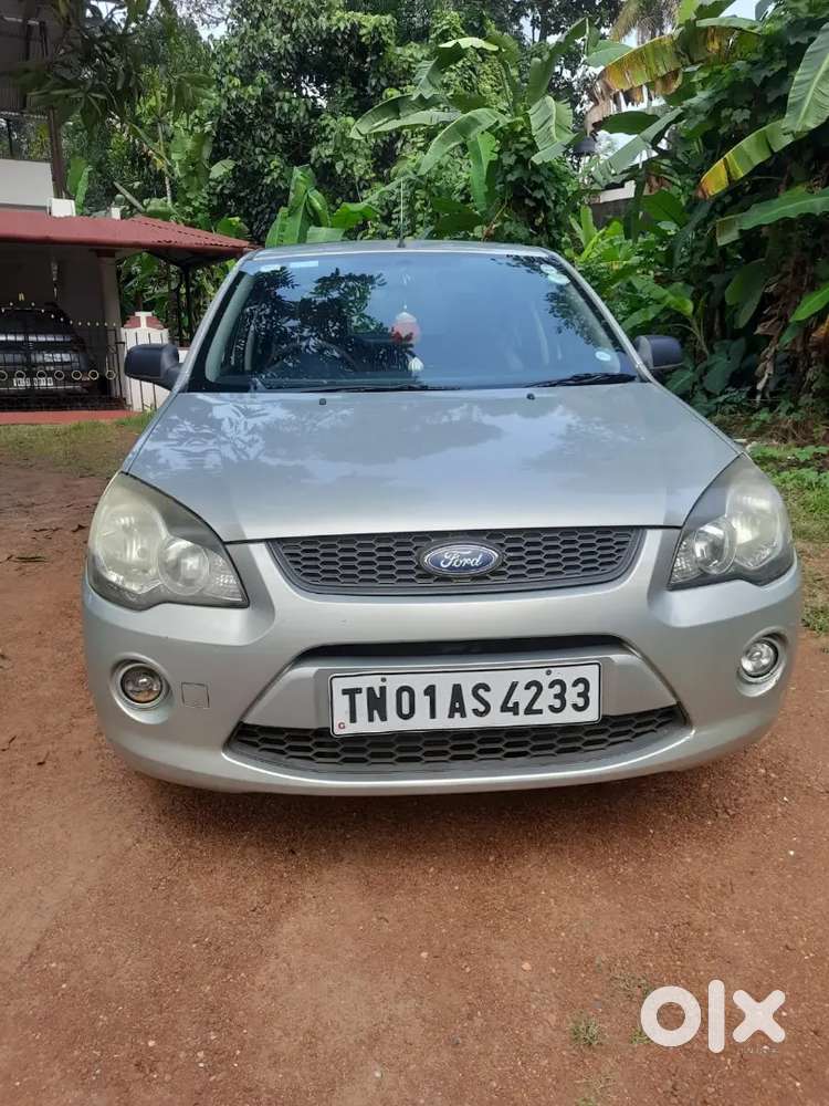 Ford Fiesta Classic Petrol 1.6lxi (metallic Chill Colour)
