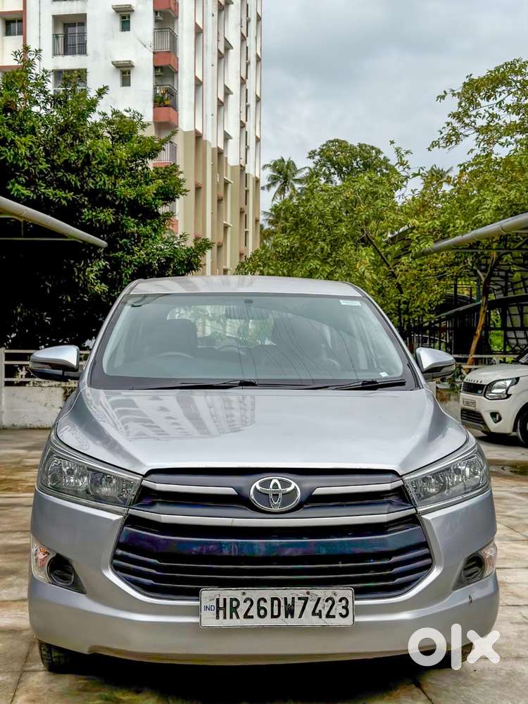 Toyota Crysta 2.8 G Automatic
