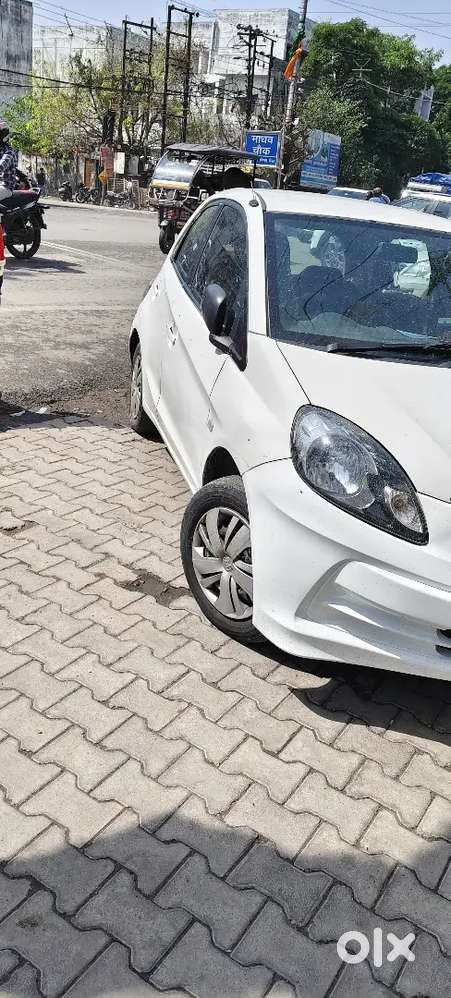 Honda Brio 2013 Cng & Hybrids 99000 Km Driven Meerut Up Ragistration