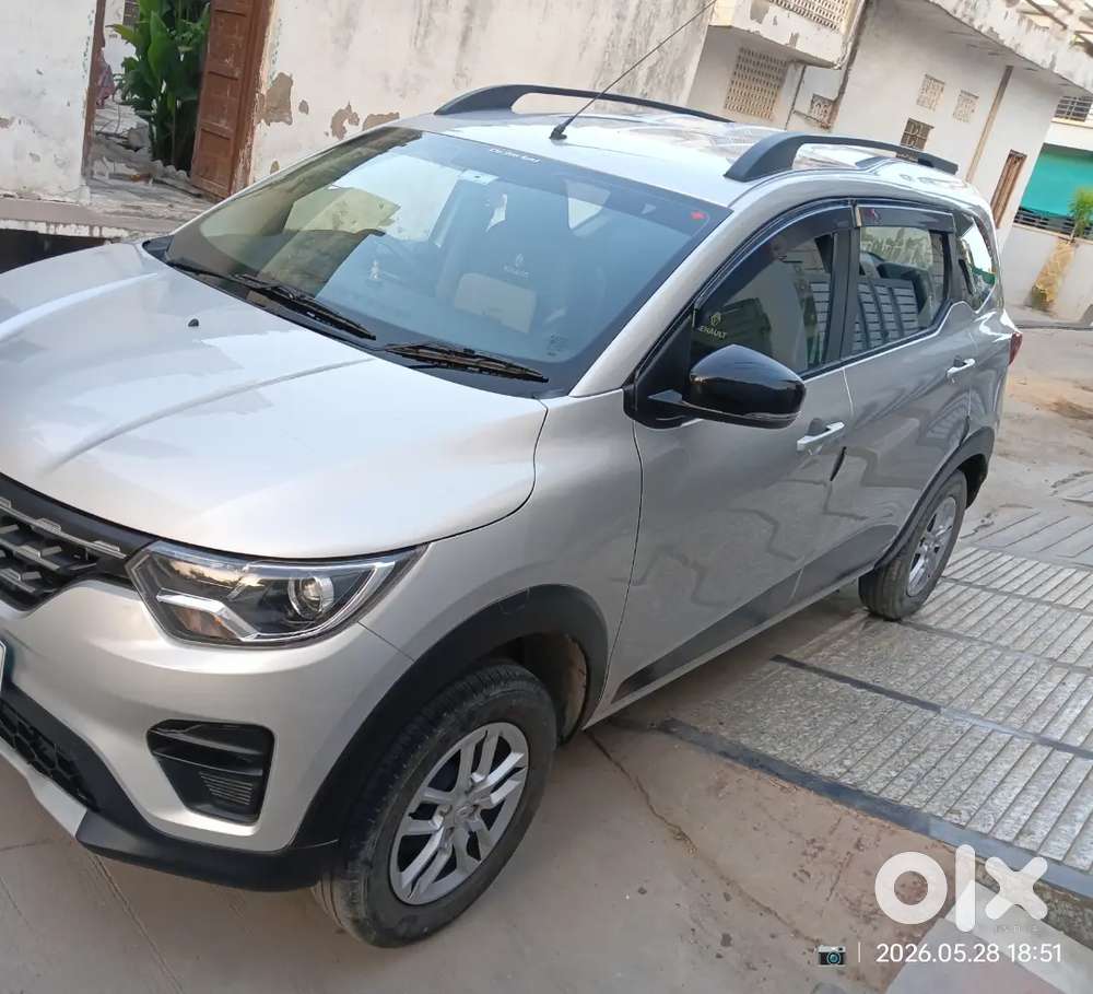 7 Seater Car, Showroom Condition
