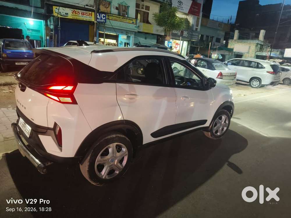 Tata Nexon Fearless Plus 1.2 Revotron Petrol 6 Mt, 2026, Petrol