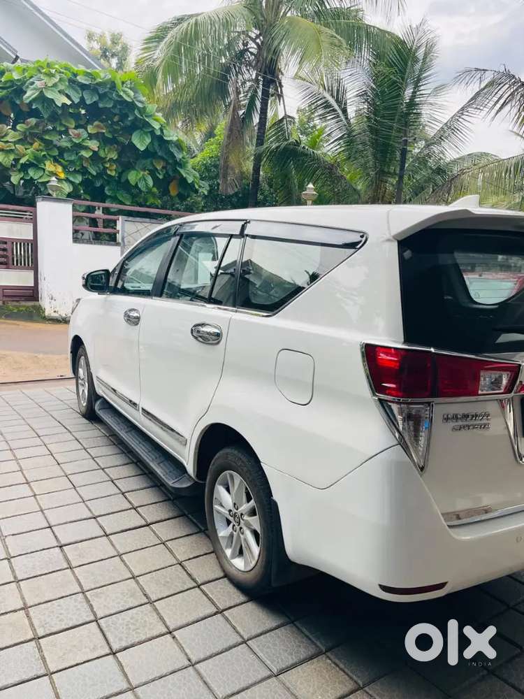 Toyota Innova Crysta 2018 Diesel Well Maintained