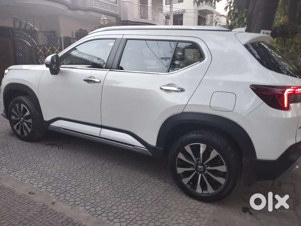 Honda Elevate Zx Cvt (automatic) 2023 Petrol 35000 Kms. First Owner