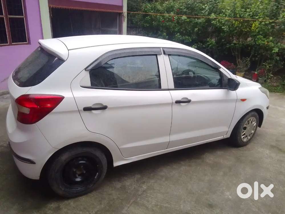 Ford Figo Petrol 2015