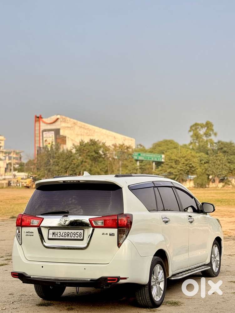 Toyota Innova Crysta