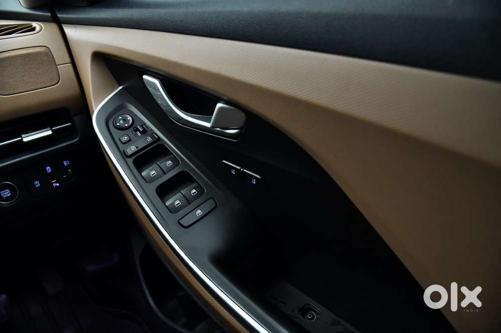 Hyundai Alcazar Signature 1.5 Petrol Dct 7str Knight, 2025, Petrol