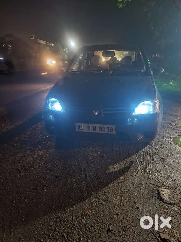 Mahindra Renault Logan 2009
