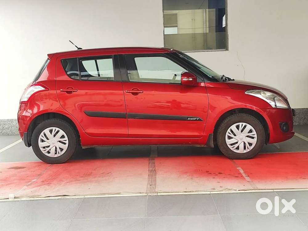 Maruti Suzuki Swift Vxi 1.2 Abs Bs-iv, 2013, Petrol