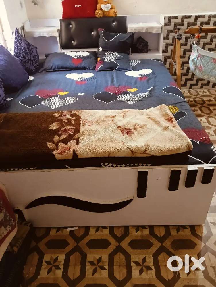 Black white furniture  new condition