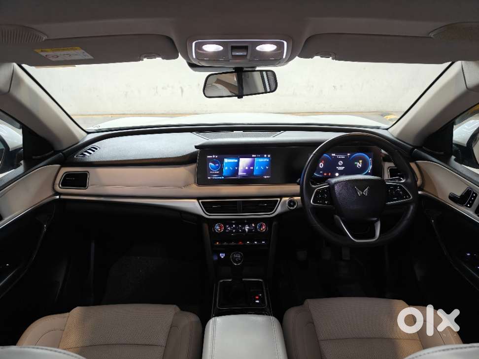 Mahindra Xuv700 2.2 Ax 7 Diesel Mt Luxury Pack Str, 2023, Diesel