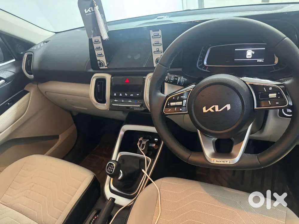 Kia Sonet 2025/2026 Petrol 6900 Km Driven