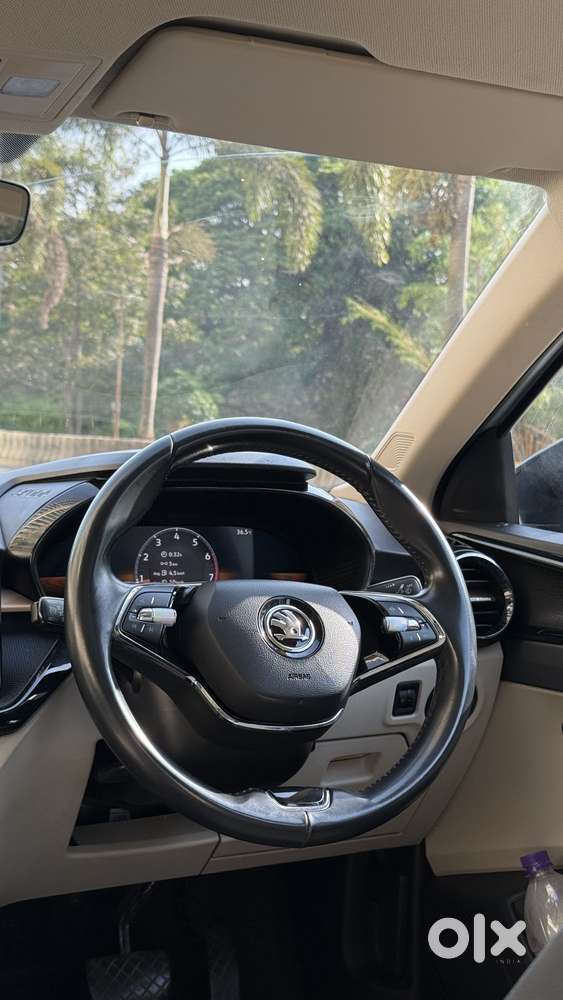 Skoda Slavia 1.5 Tsi Style At, 2023, Petrol