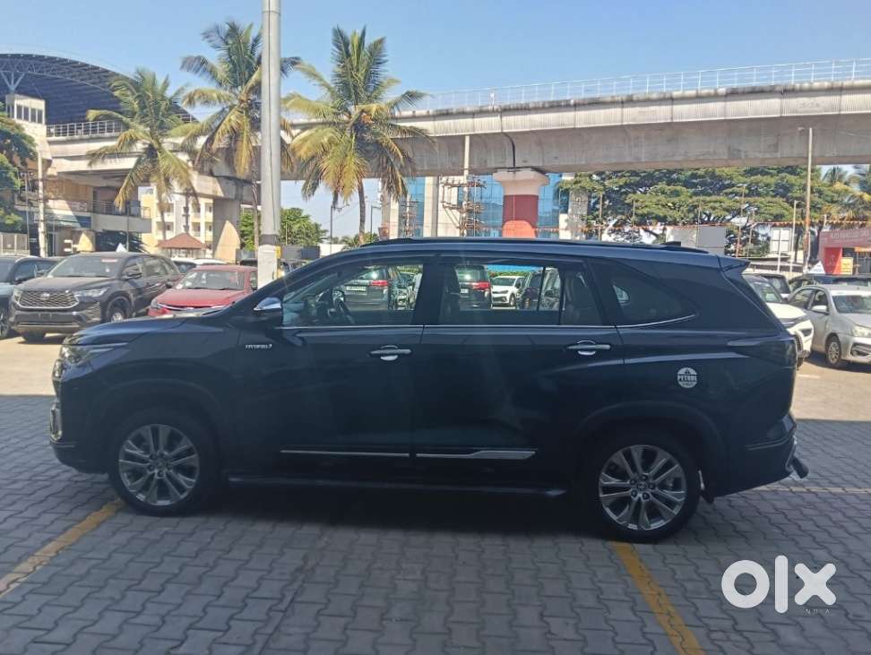 Toyota Innova Hycross 2.0 Zx (o) Hybrid 7 Str, 2024, Diesel