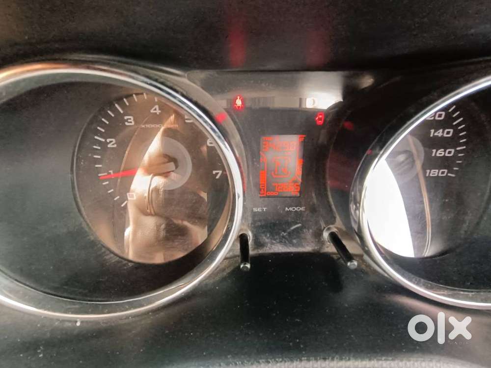 Mahindra Tuv 300 2018 Diesel Well Maintained